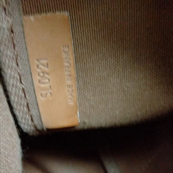 💎✨AUTHENTIC✨💎Louis Vuitton Saumur 43 Crossbody - Picture 9 of 9